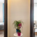 Hotel The Originals City, Notre Dame, 3*