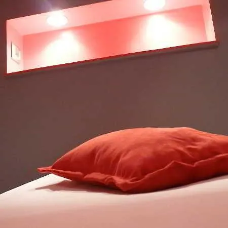 Отель The Originals City, Notre Dame,