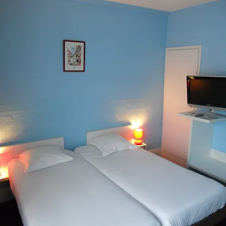 Отель The Originals City, Notre Dame,