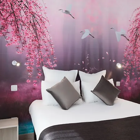 Отель The Originals City, Notre Dame, 3*