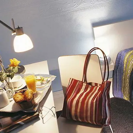 Отель The Originals City, Notre Dame, 3*