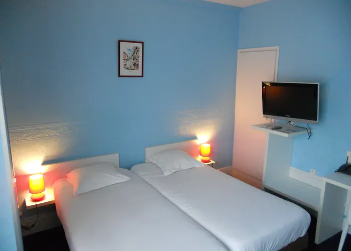 Отель The Originals City, Notre Dame,